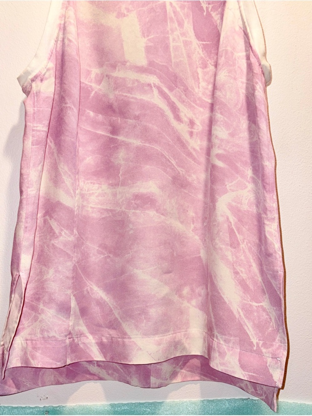 Helmut Lang Lavender and Cream Marble Silk Tank Top - Picture 6 of 10